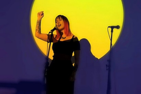 Jodie-Erica-performing